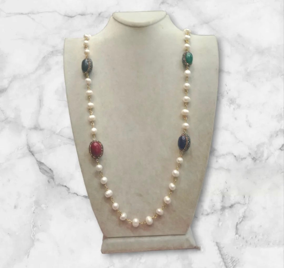 Multicolored Stone Necklace With Pearls